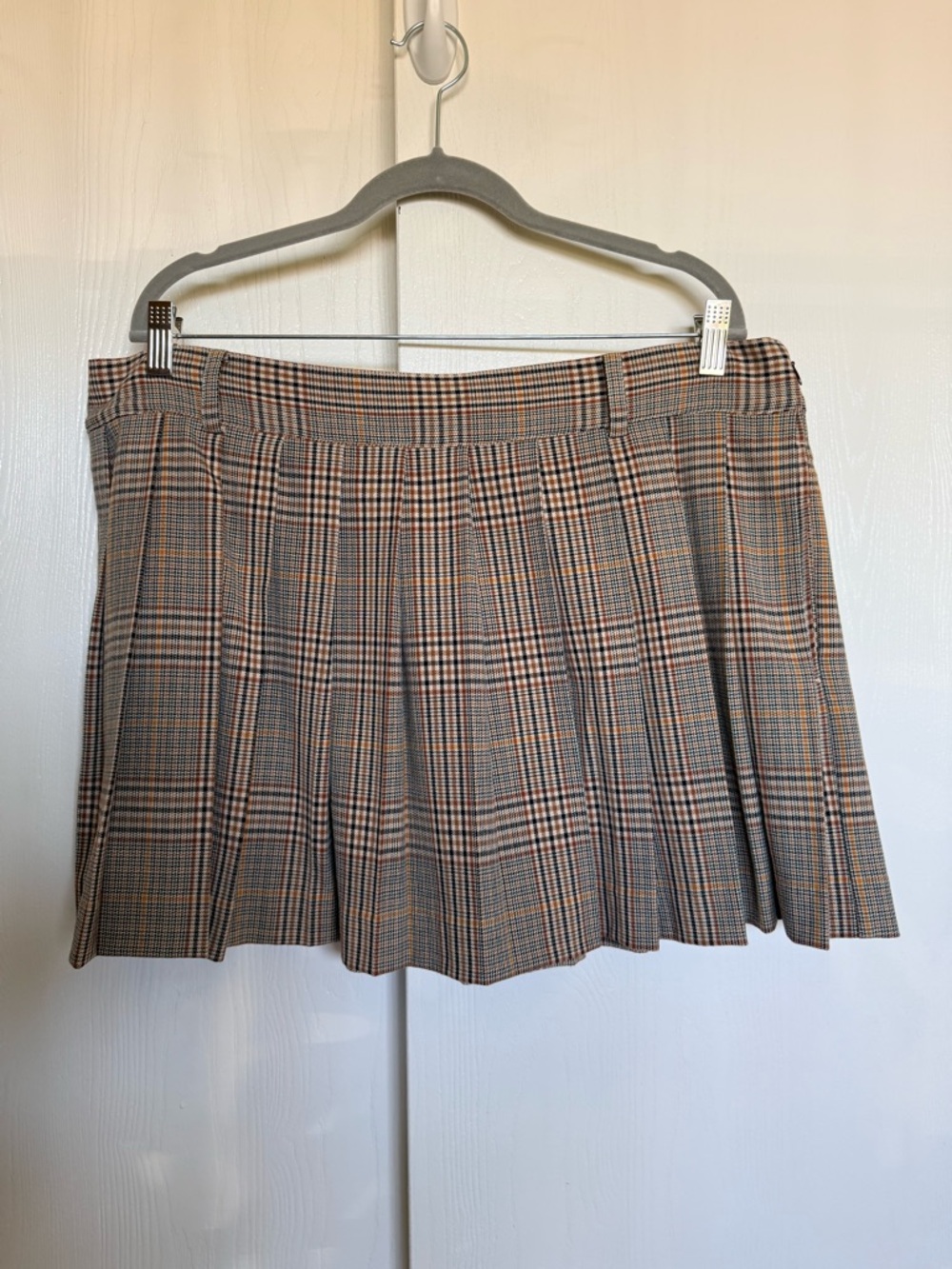 Open Edit Pleated Plaid Miniskirt in Tan Sophia Mini Check Size XL - Picture 2 of 5